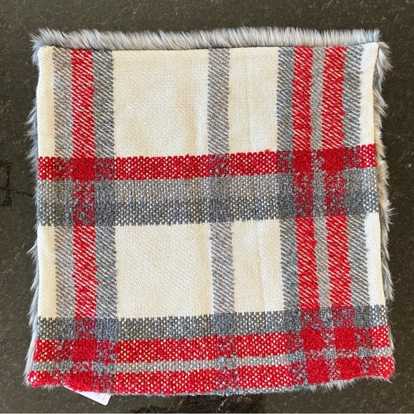 New Pottery Barn Graham Plaid Faux Fur Back Pillow Cover, Grey White Red Plaid - Picture 4 of 16